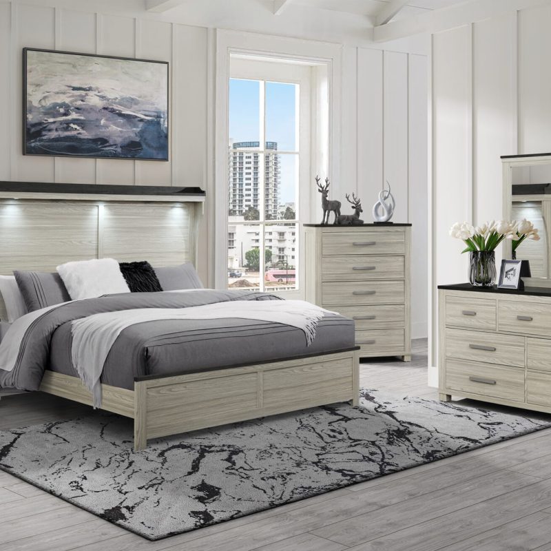 Ashley Brown 5 Piece Queen Set with Headboard Lamp and Speakers